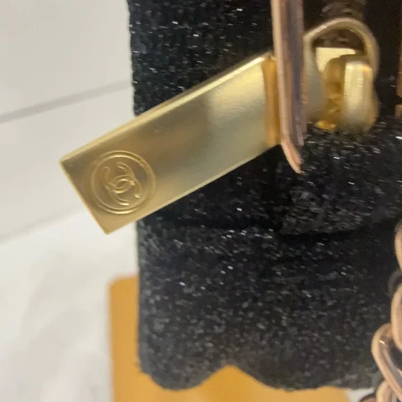 Chanel Cosmetic Pouch Bag with Chain from Chanel Beauty GWP - Picture 4 of 11